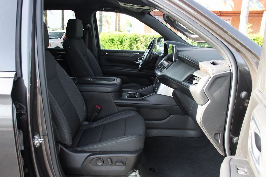 Used 2021 Chevrolet Suburban LS w/ Driver Alert Package image 39