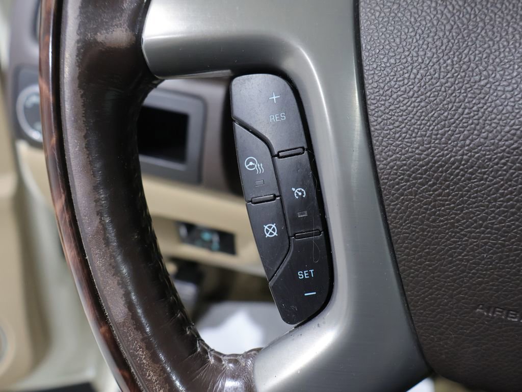 Used 2014 GMC Yukon XL Denali image 33