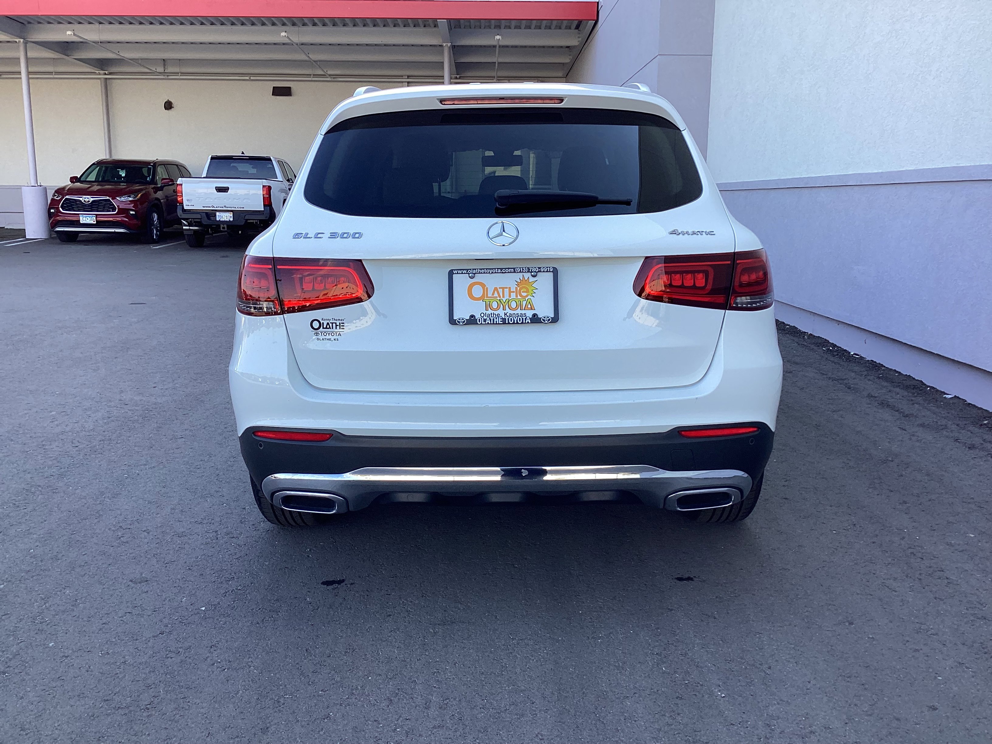 Used 2021 Mercedes-Benz GLC 300 4MATIC image 5