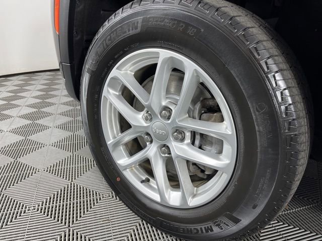 Used 2023 Jeep Grand Cherokee L Laredo w/ Luxury Tech Group I image 13