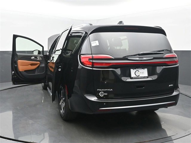 New 2026 Chrysler Pacifica Pinnacle image 56