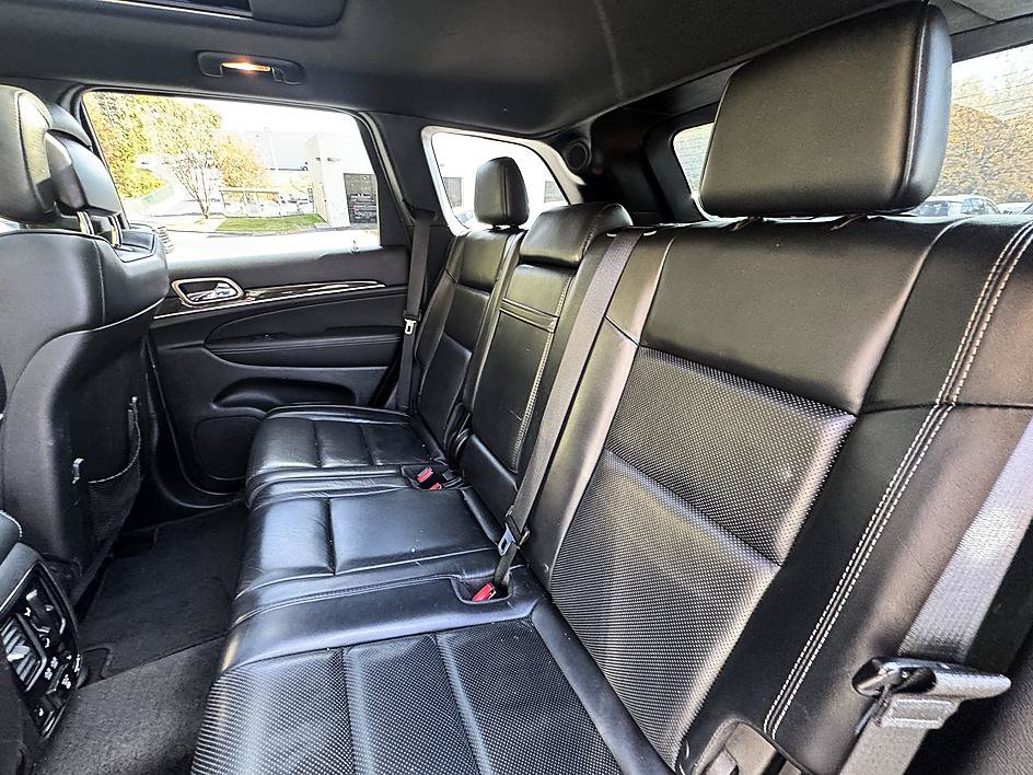 Used 2015 Jeep Grand Cherokee Overland w/ Advanced Technology Group AWD/4WD image 10