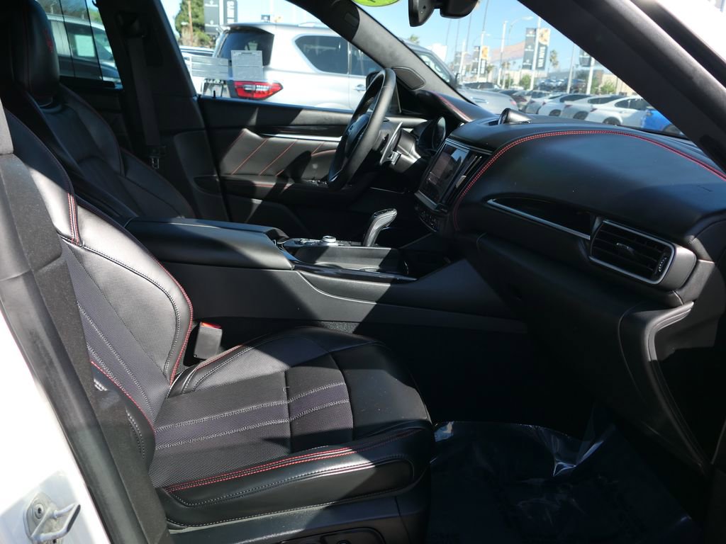 Used 2024 Maserati Levante GT Ultima AWD/4WD image 28