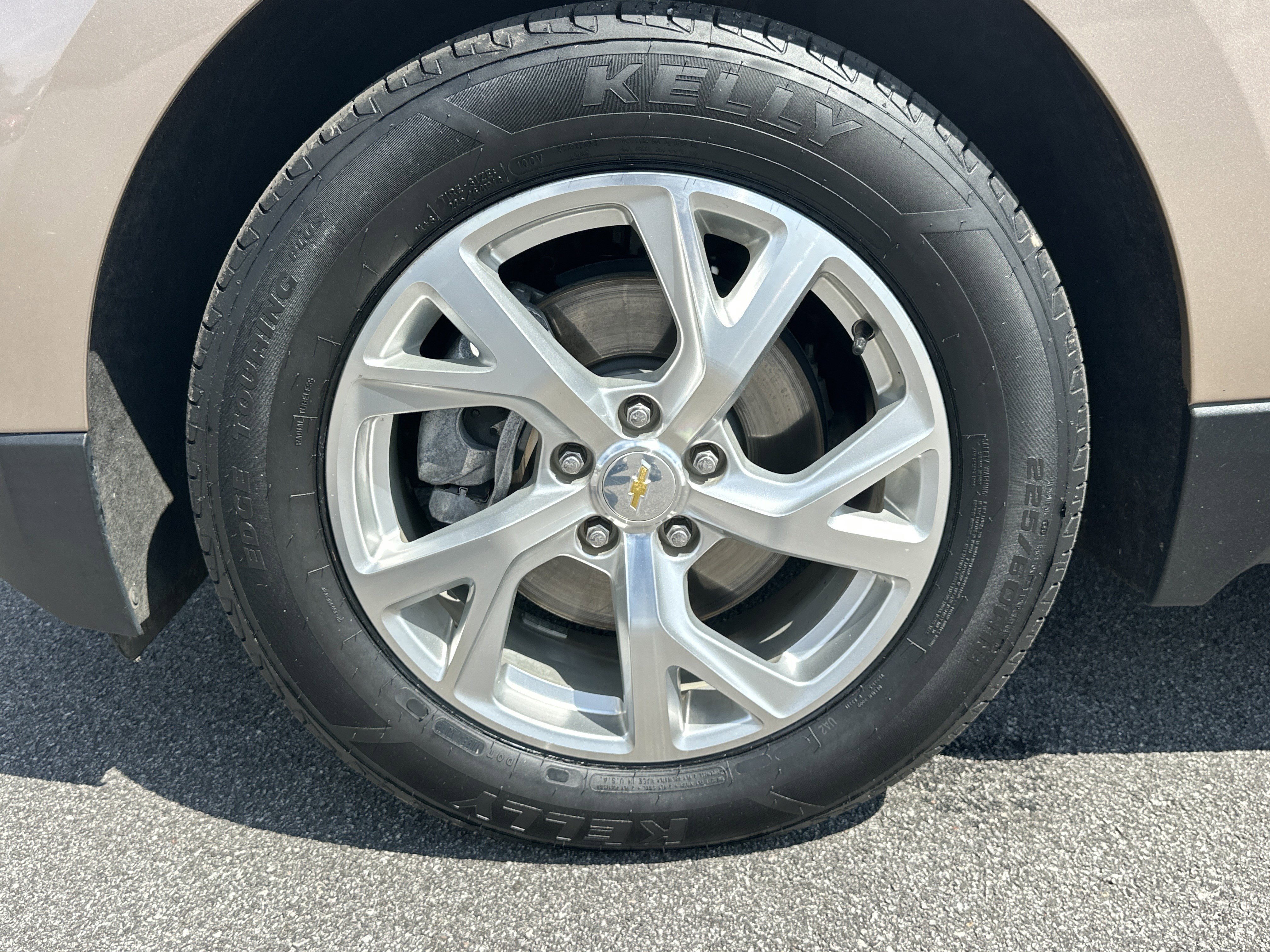 Used 2019 Chevrolet Equinox LT w/ Sun & Navigation Package image 12