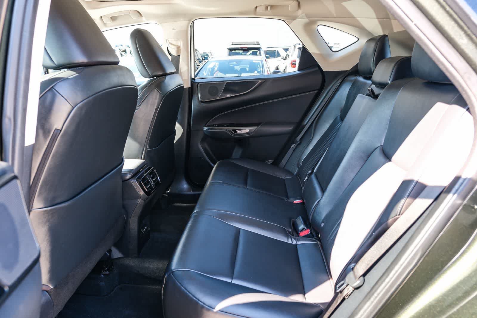 Used 2025 Lexus NX 250 FWD image 19