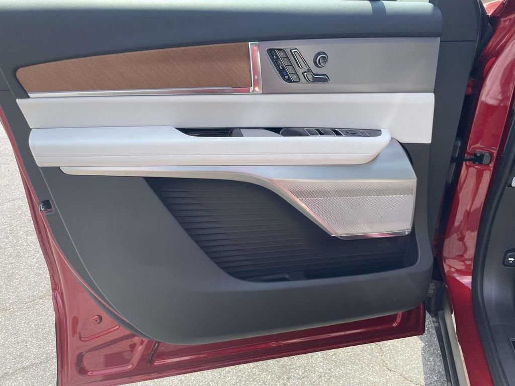 New 2026 Cadillac Vistiq Luxury w/ LPO, Premium Carpet Package image 16