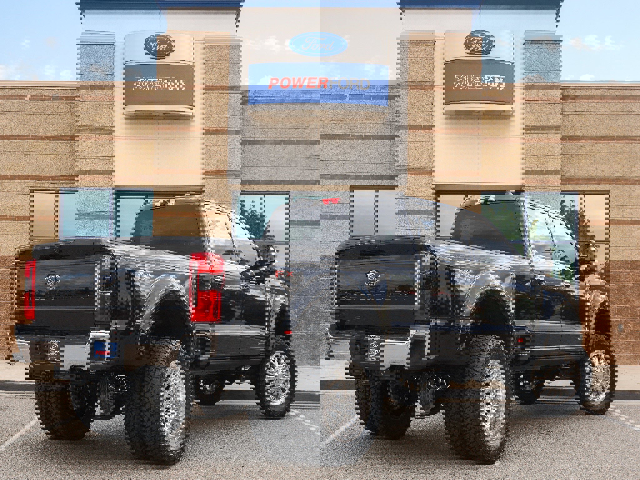 Used 2025 Ford F450 Lariat w/ Chrome Package image 5