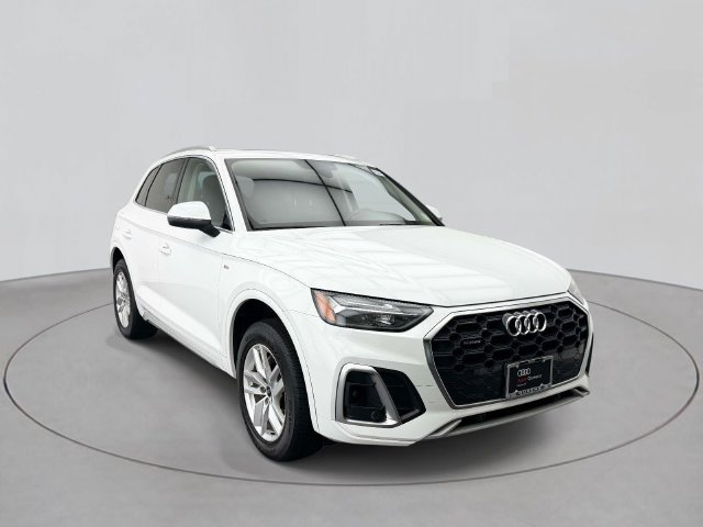 Used 2023 Audi Q5 2.0T Premium w/ Convenience Package AWD/4WD image 3