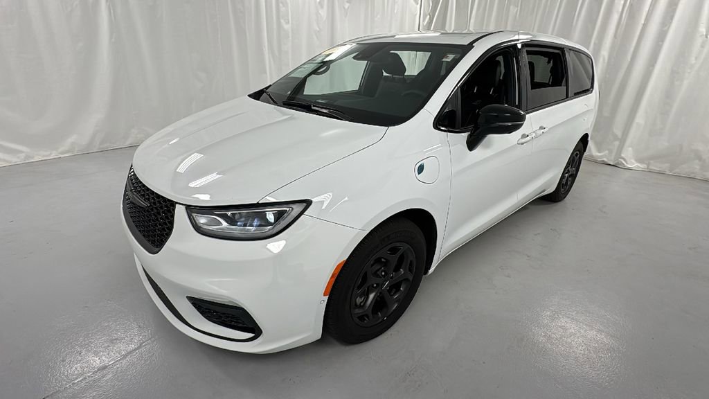 Used 2024 Chrysler Pacifica Select image 7