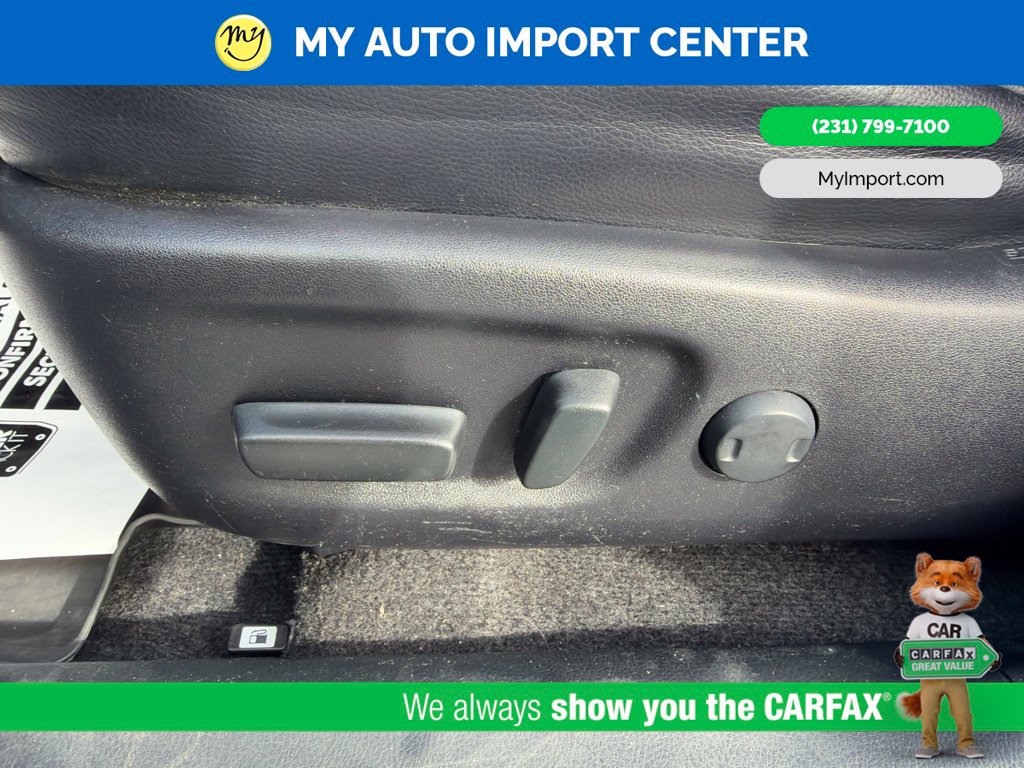 Used 2018 Toyota RAV4 Limited w/ Carpet Mat Package AWD/4WD image 13