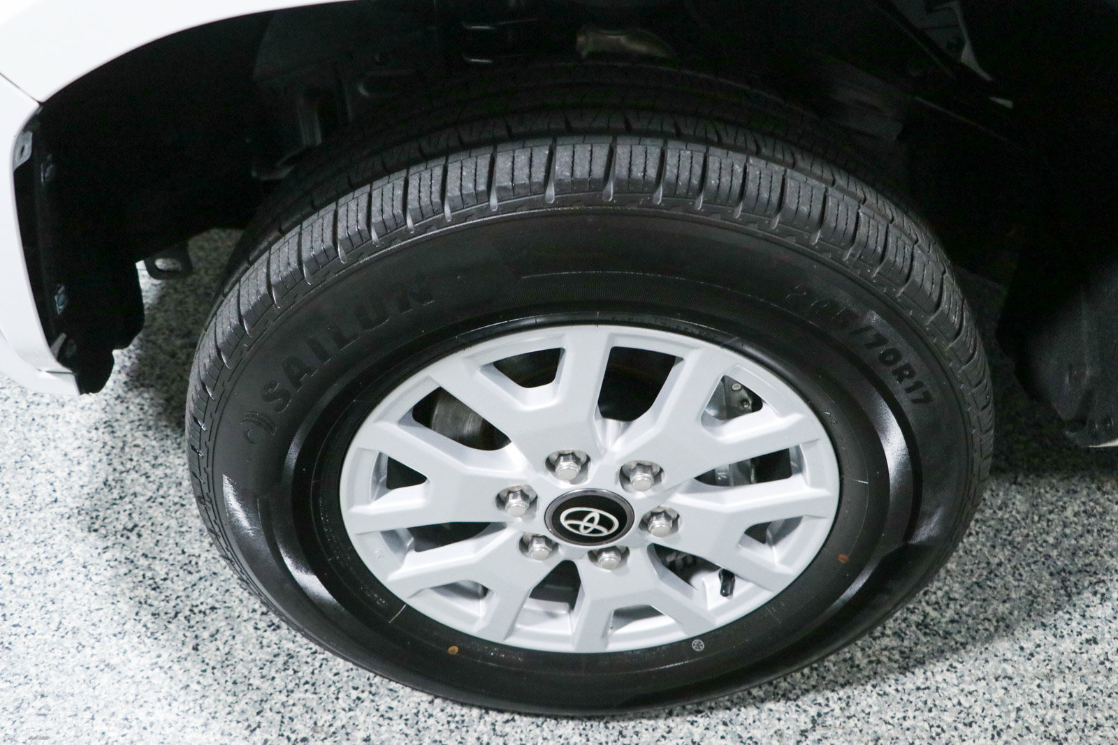 Used 2024 Toyota Tacoma SR5 AWD/4WD image 11