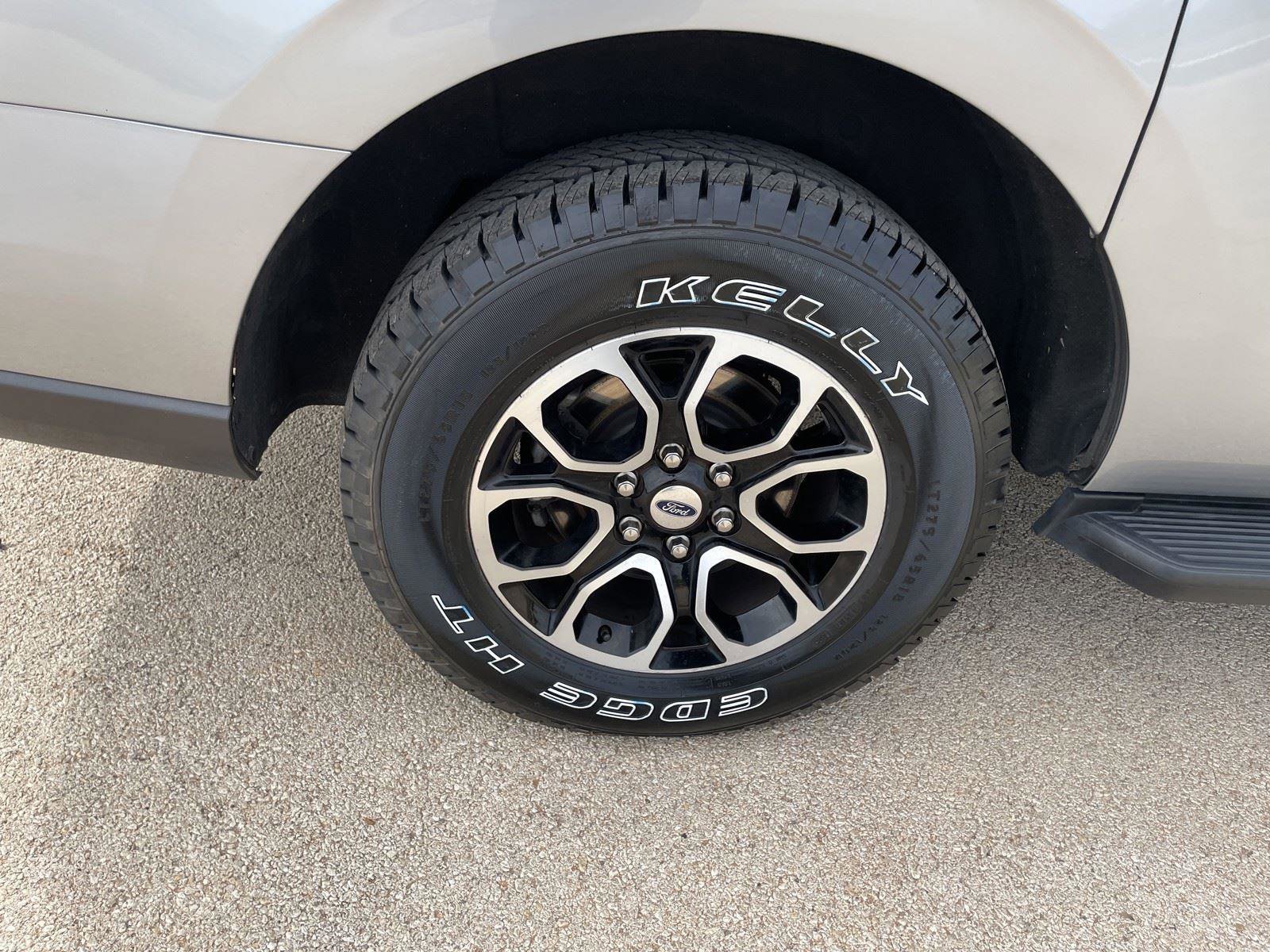 Certified 2024 Ford Expedition Max XLT image 36