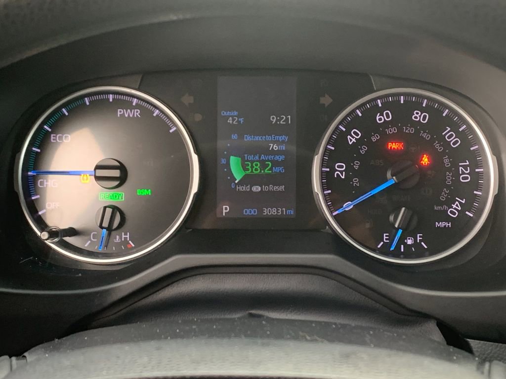 Used 2022 Toyota RAV4 XLE image 28