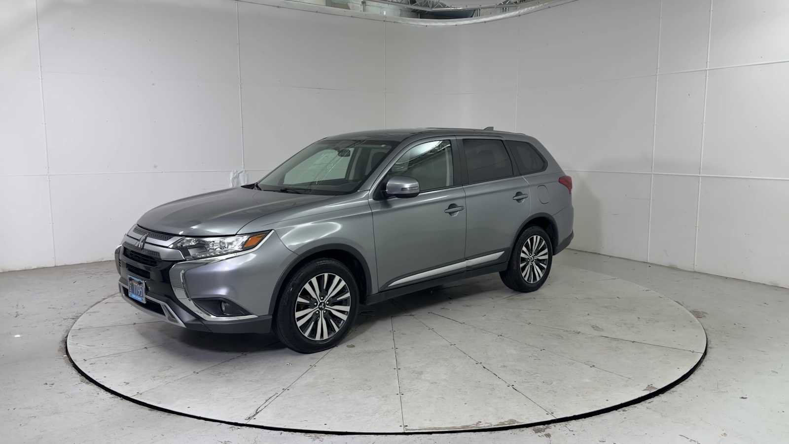 Used 2019 Mitsubishi Outlander SE image 6