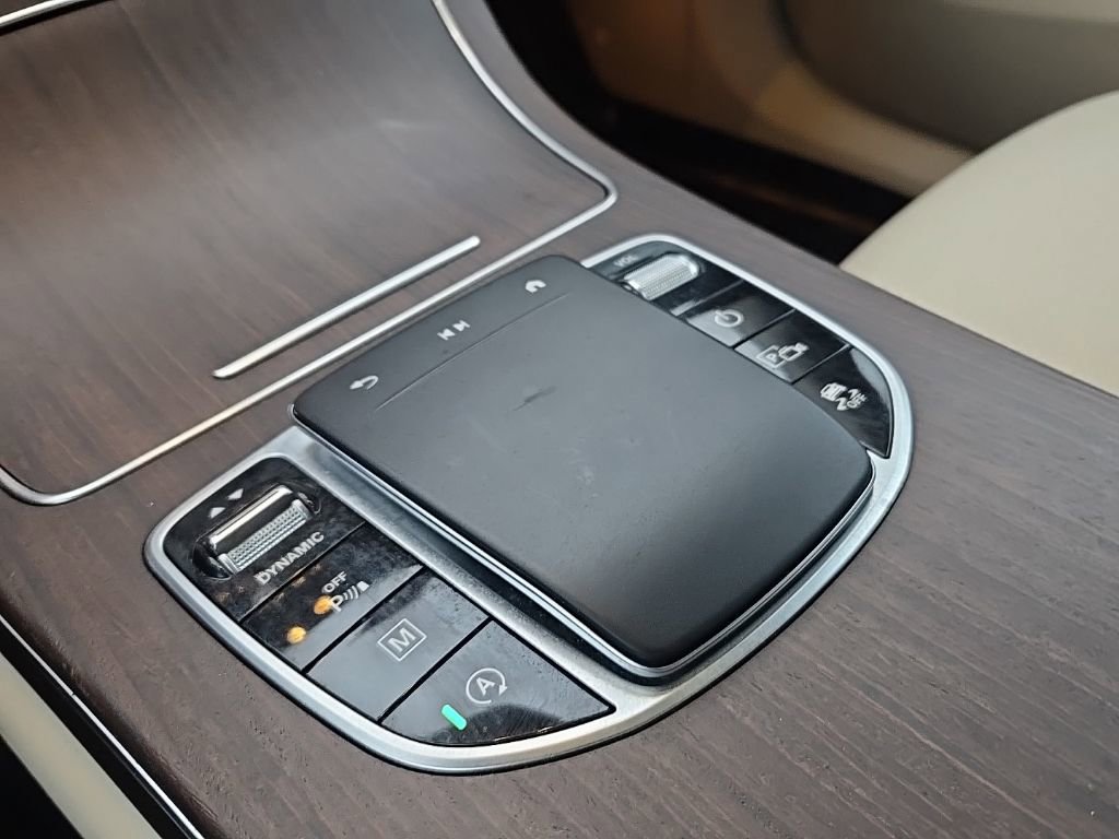 Used 2021 Mercedes-Benz GLC 300 GLC 300 image 24