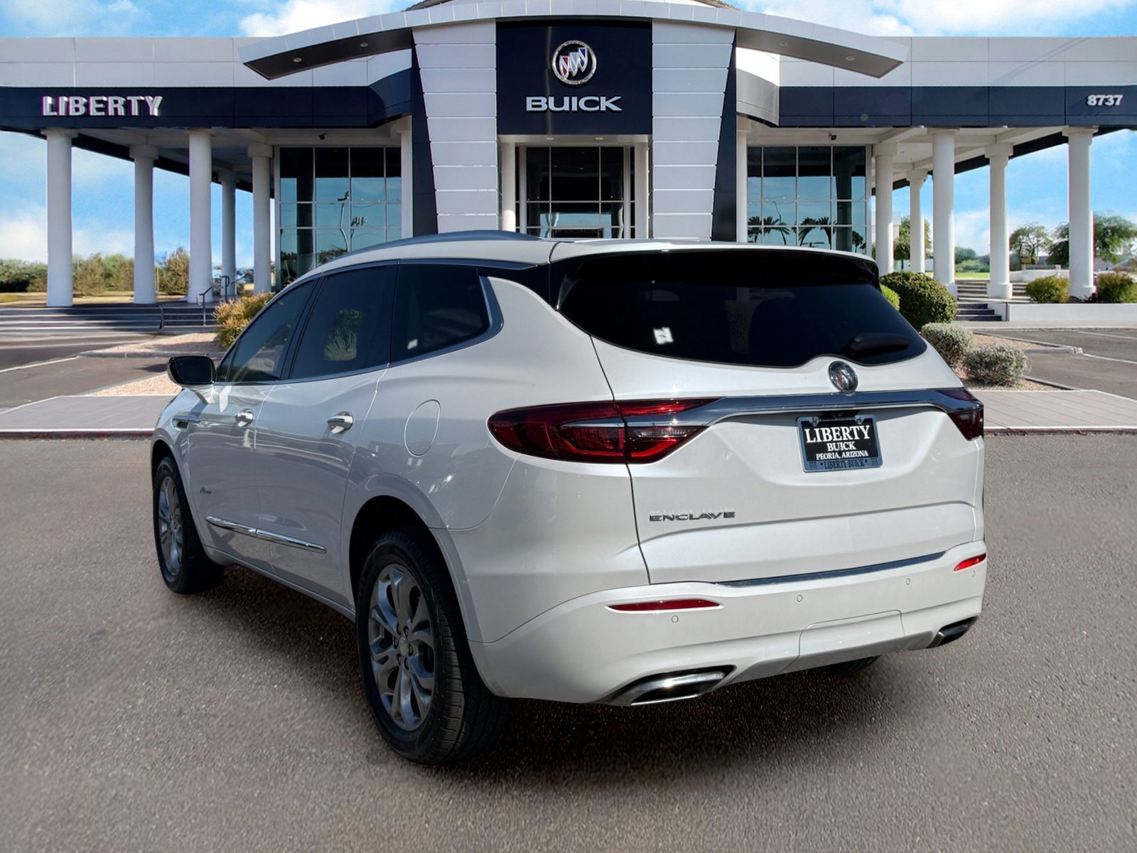 Used 2021 Buick Enclave Avenir w/ Avenir Technology Package FWD image 6