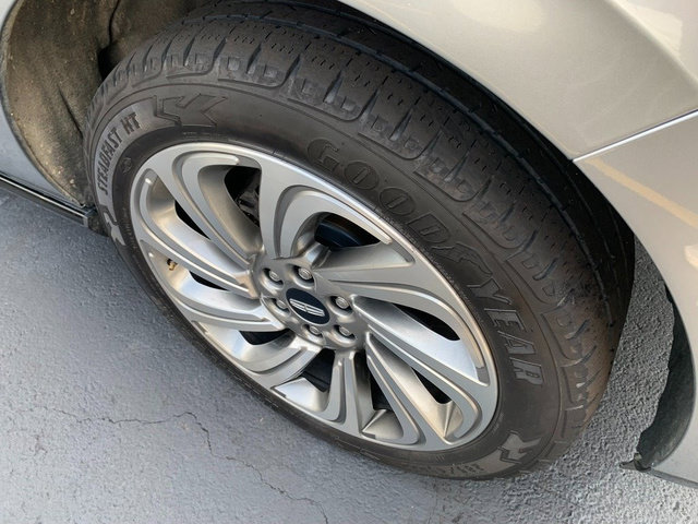 Used 2023 Lincoln Navigator L Reserve AWD/4WD image 5