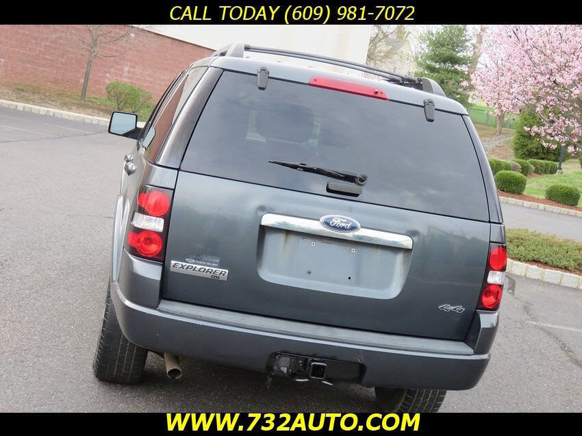 Used 2010 Ford Explorer XLT image 16