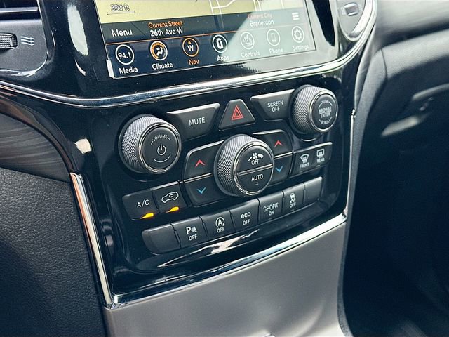 Used 2020 Jeep Grand Cherokee Altitude image 16