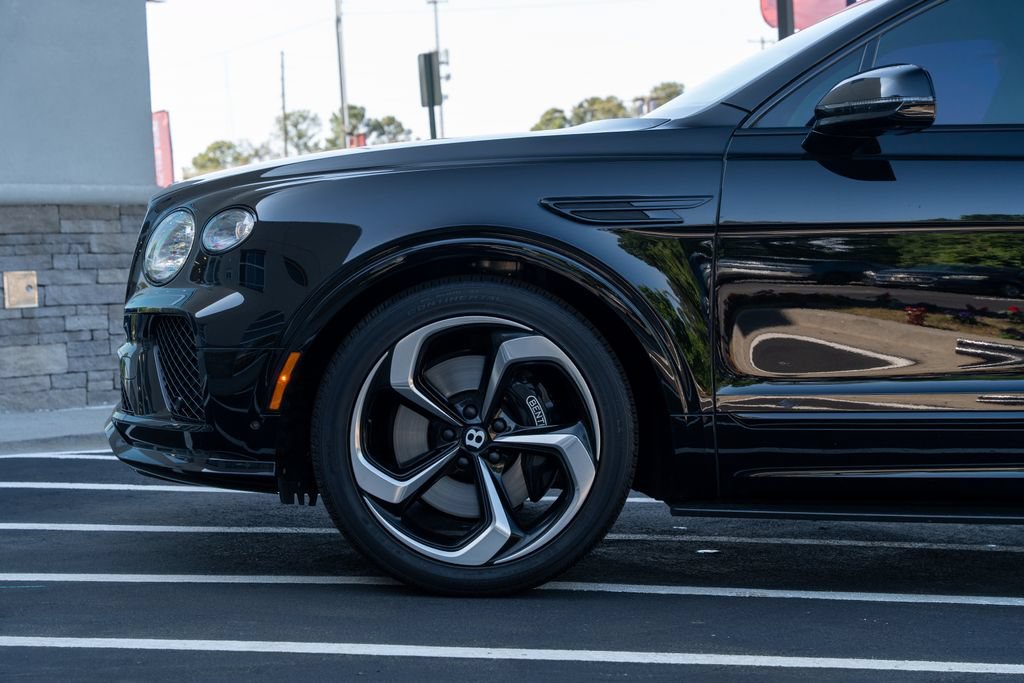 Used 2022 Bentley Bentayga AWD/4WD image 22