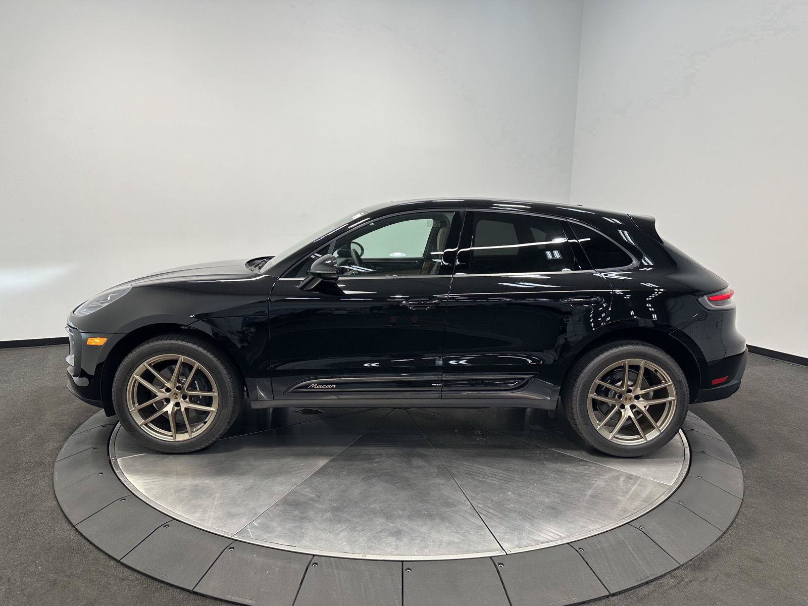 New 2026 Porsche Macan AWD/4WD image 2
