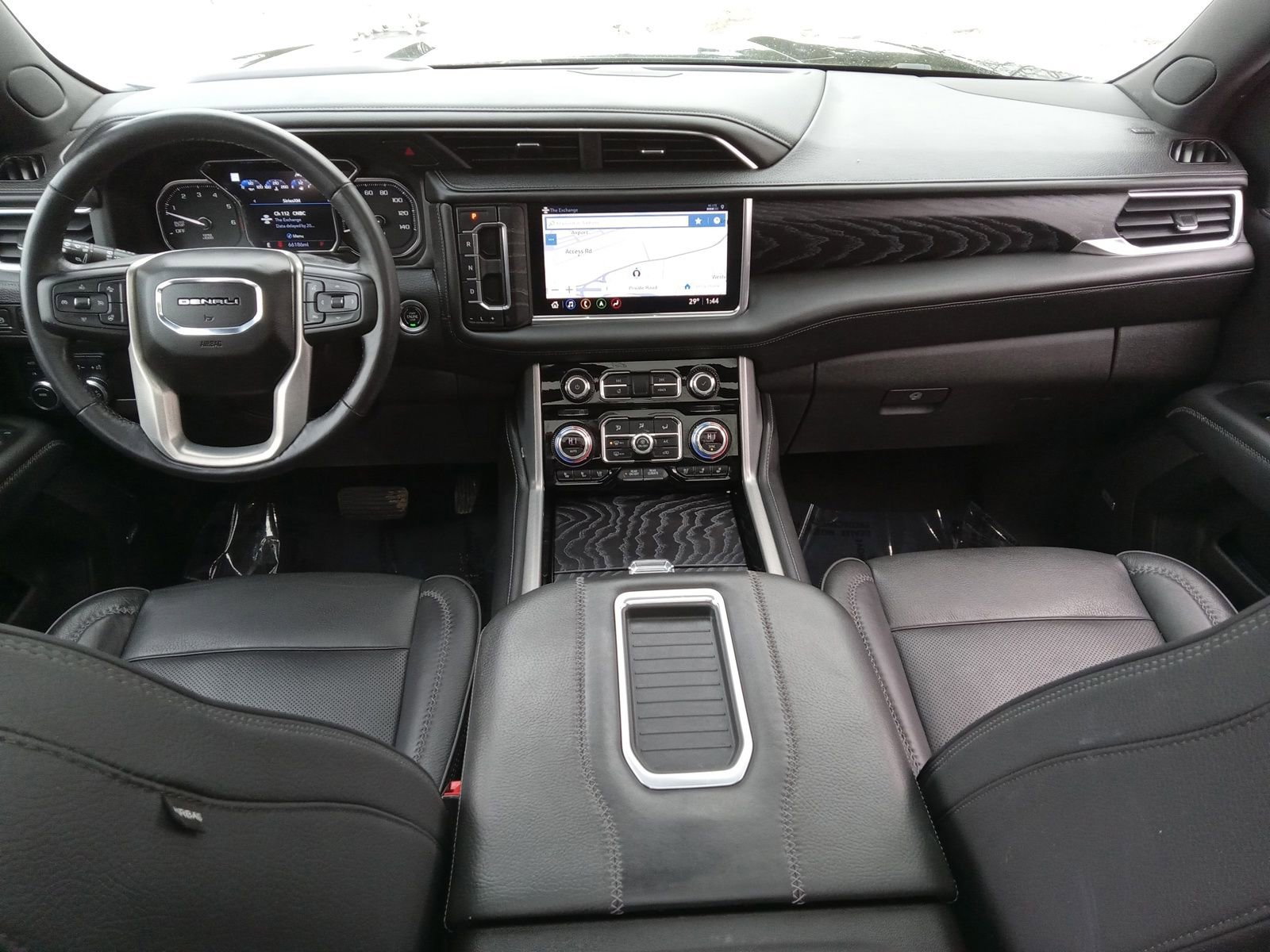 Used 2021 GMC Yukon Denali w/ Denali Premium Package image 15