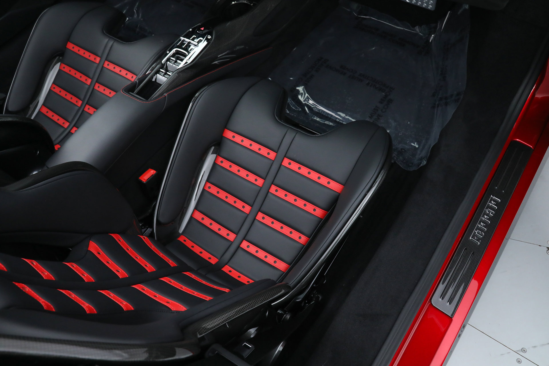 Used 2025 Ferrari SF90 Spider image 25