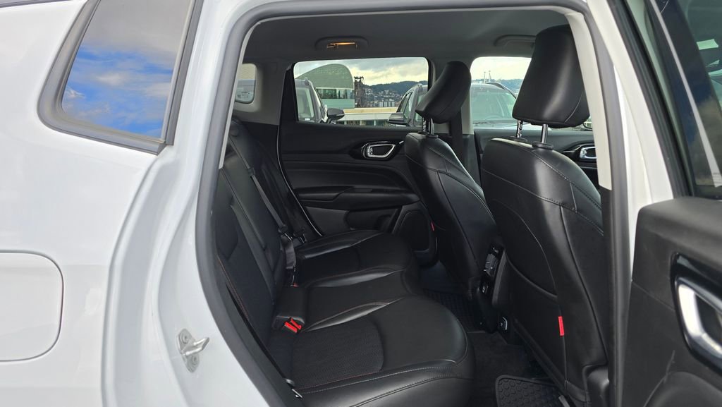 Used 2022 Jeep Compass Trailhawk image 12