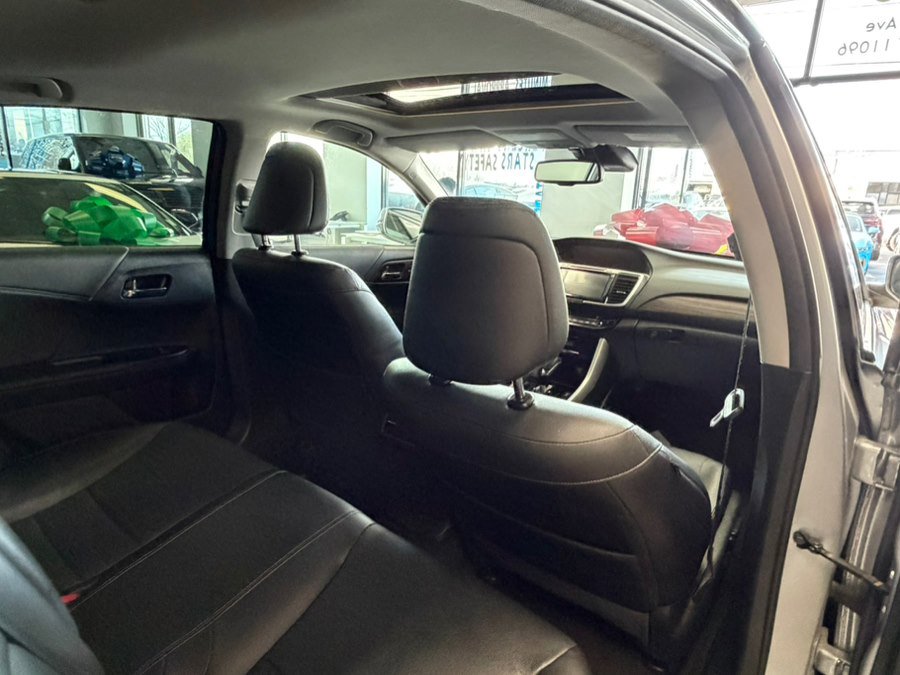 Used 2017 Honda Accord Touring image 25