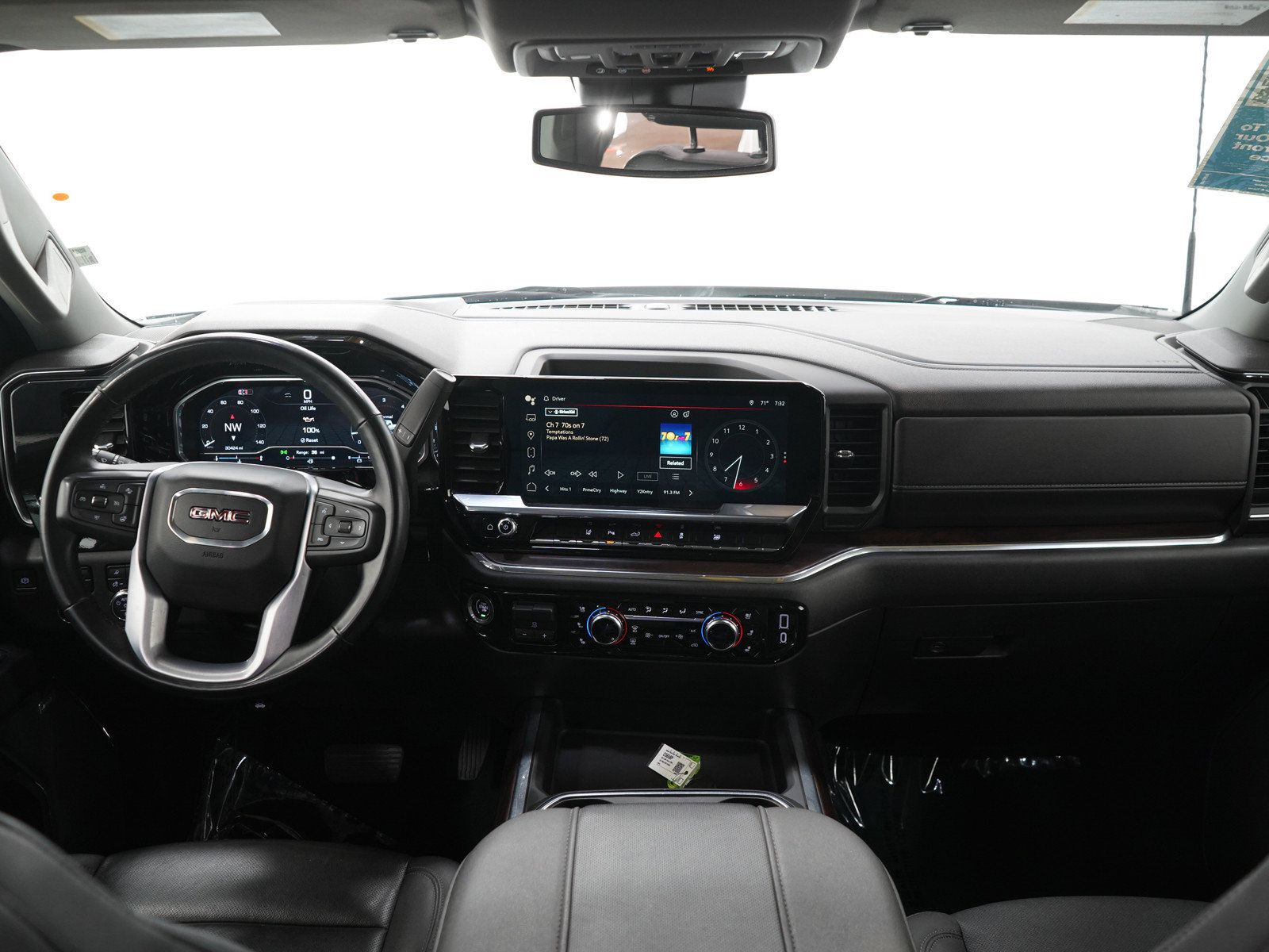 Used 2024 GMC Sierra 2500 SLT w/ SLT Convenience Package AWD/4WD image 17
