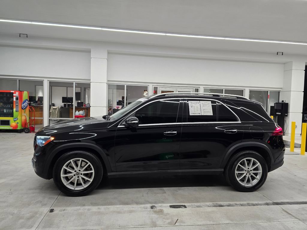 Used 2024 Mercedes-Benz GLE 450e 4MATIC image 3