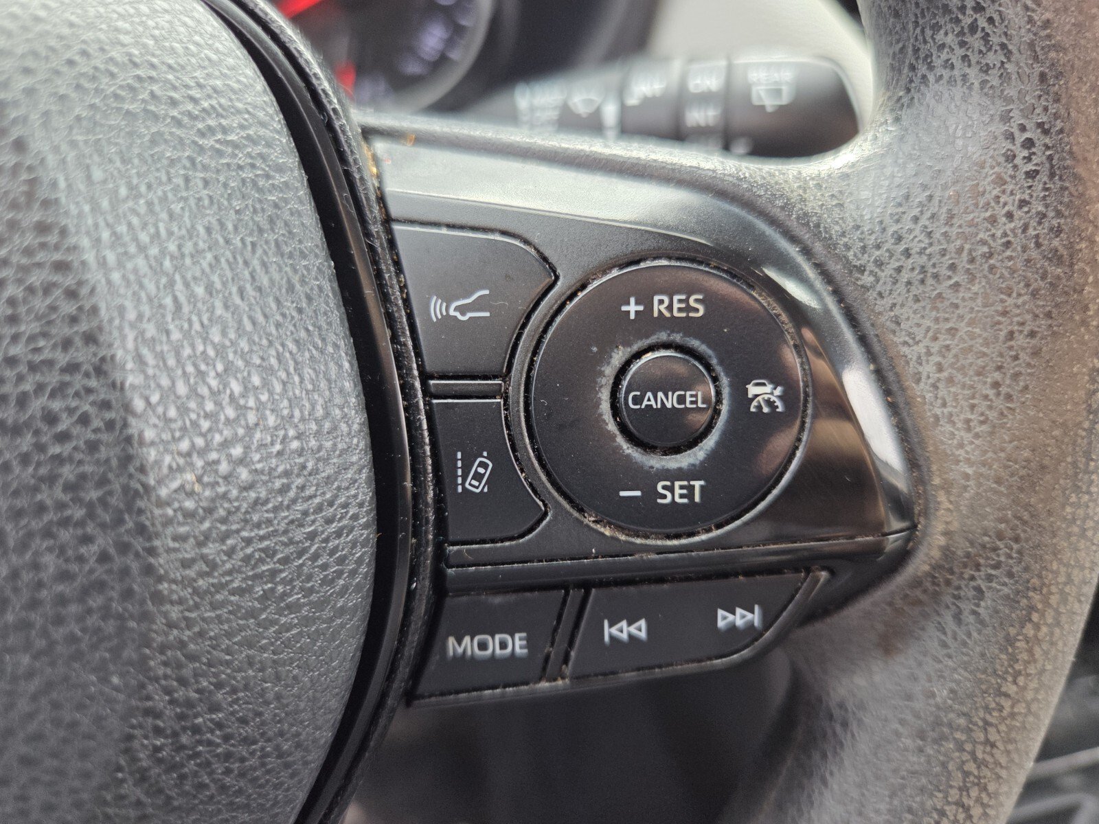 Used 2022 Toyota RAV4 XLE FWD image 22
