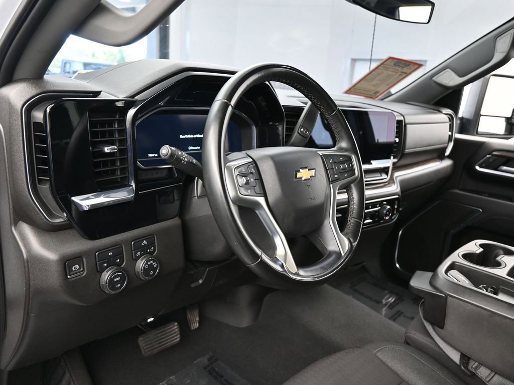 Used 2024 Chevrolet Silverado 2500 LT image 10