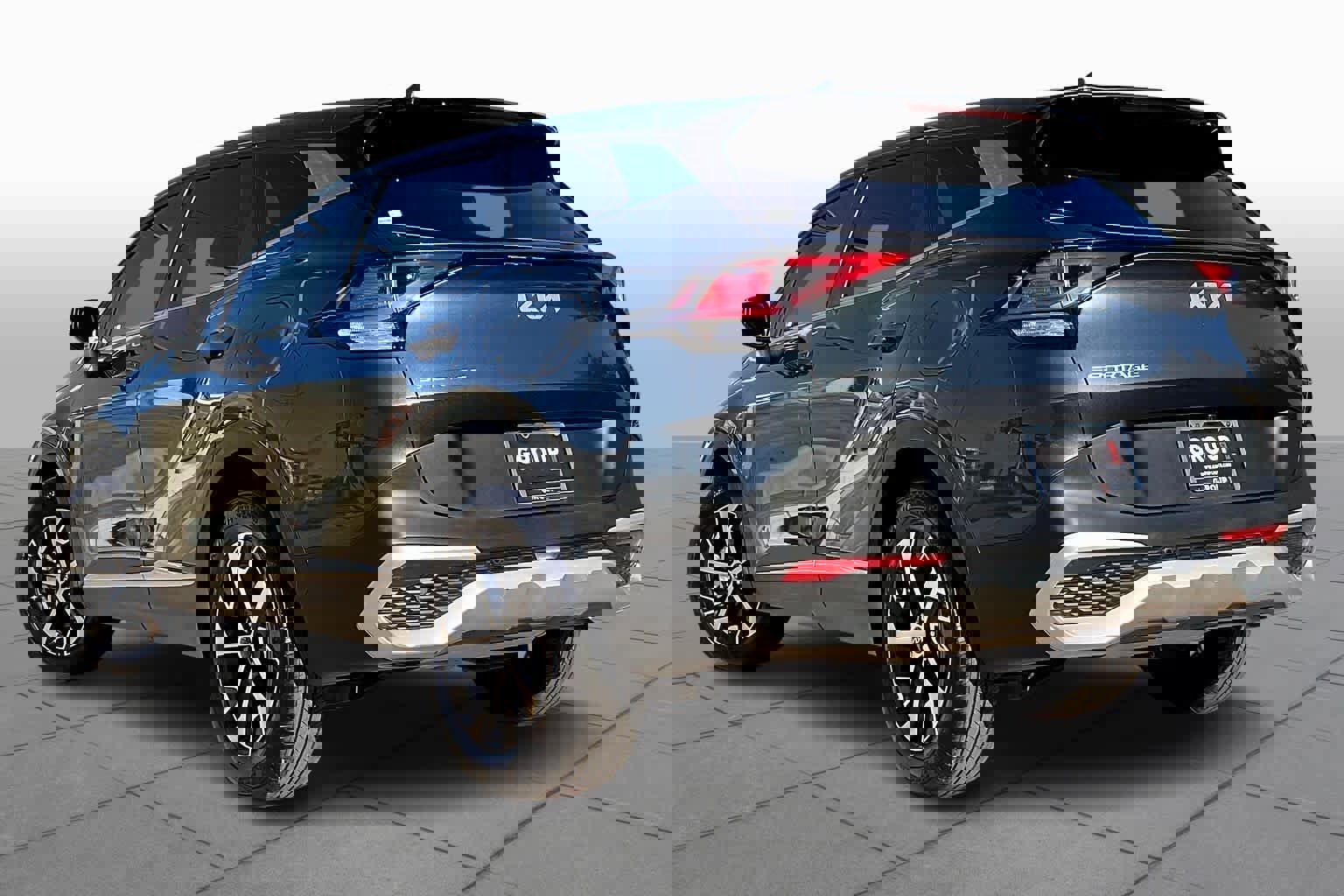 Used 2025 Kia Sportage EX image 11