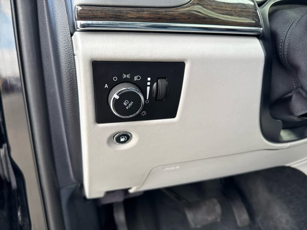 Used 2019 Jeep Grand Cherokee Summit AWD/4WD image 27