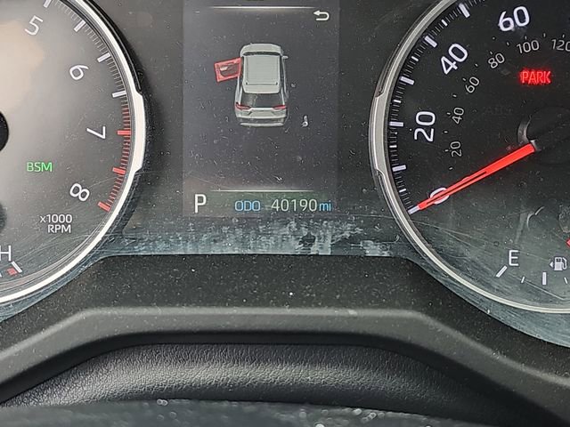 Used 2022 Toyota RAV4 XLE image 17