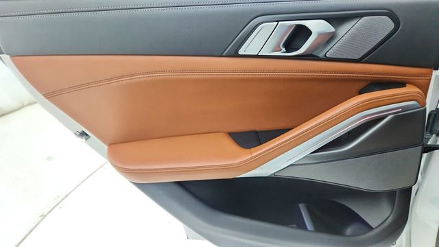 Used 2023 BMW X6 xDrive40i w/ Executive Package image 31