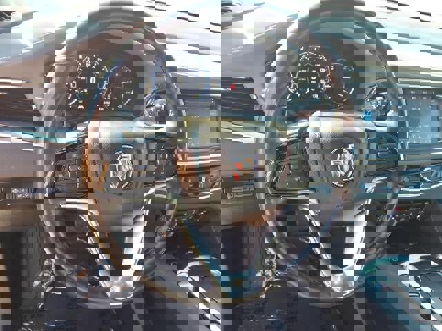 Used 2024 Buick Enclave Premium image 9