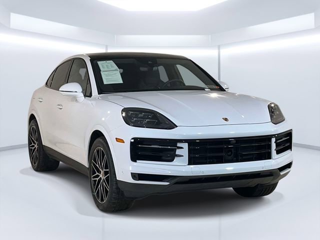 Certified 2025 Porsche Cayenne Coupe AWD/4WD image 3