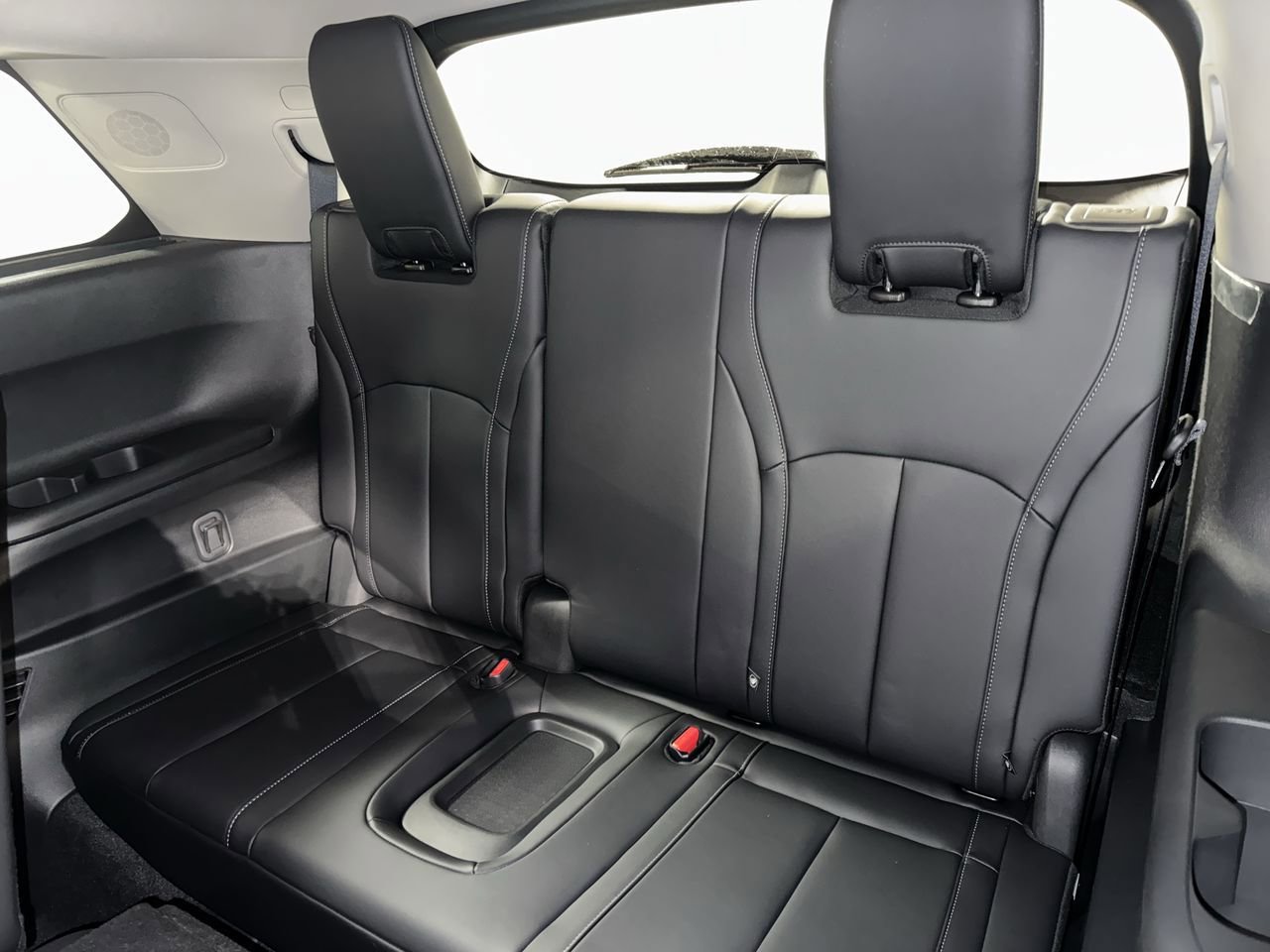 Certified 2026 INFINITI QX60 Luxe w/ Family Package AWD/4WD image 33