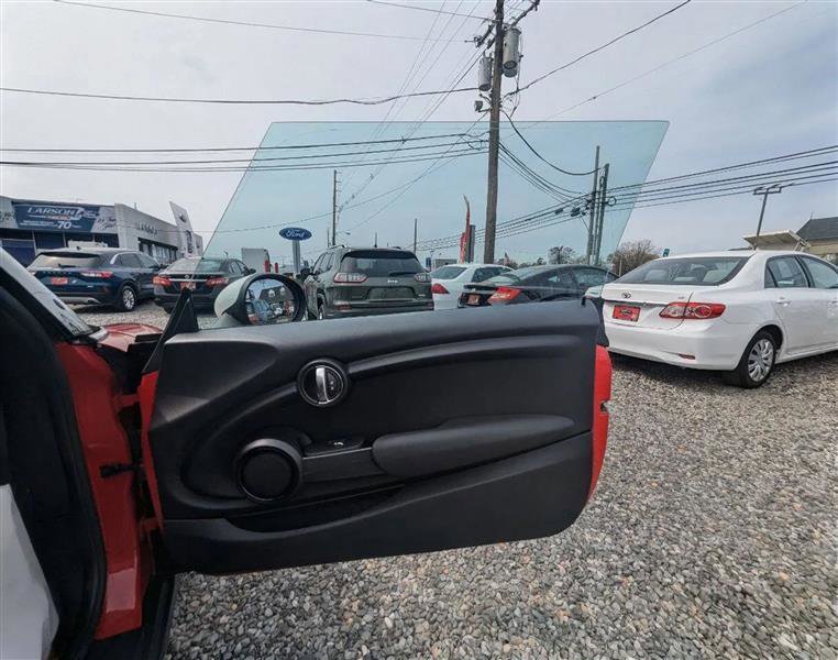 Used 2015 MINI Cooper 2-Door Hardtop FWD image 9