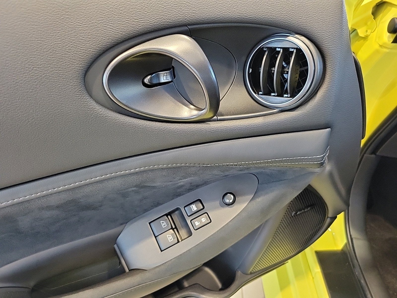 Used 2024 Nissan Z Performance w/ Floor Mat Package image 14