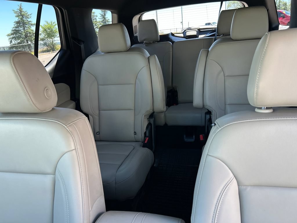 Used 2023 Chevrolet Traverse LT w/ LT Premium Package AWD/4WD image 6