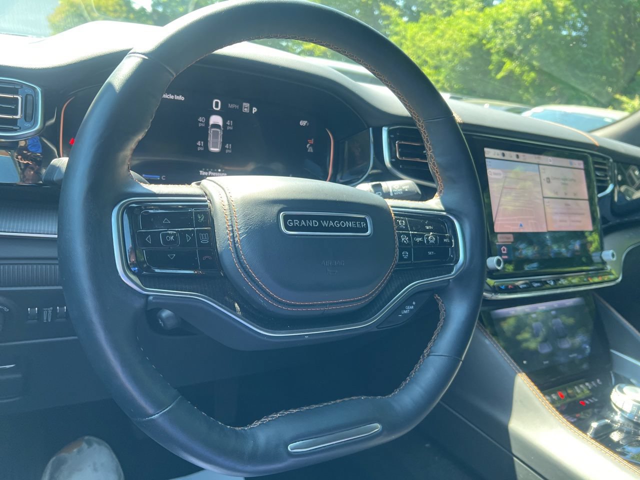 Used 2024 Jeep Grand Wagoneer Series III w/ Rear Seat Video Group 1 AWD/4WD image 33