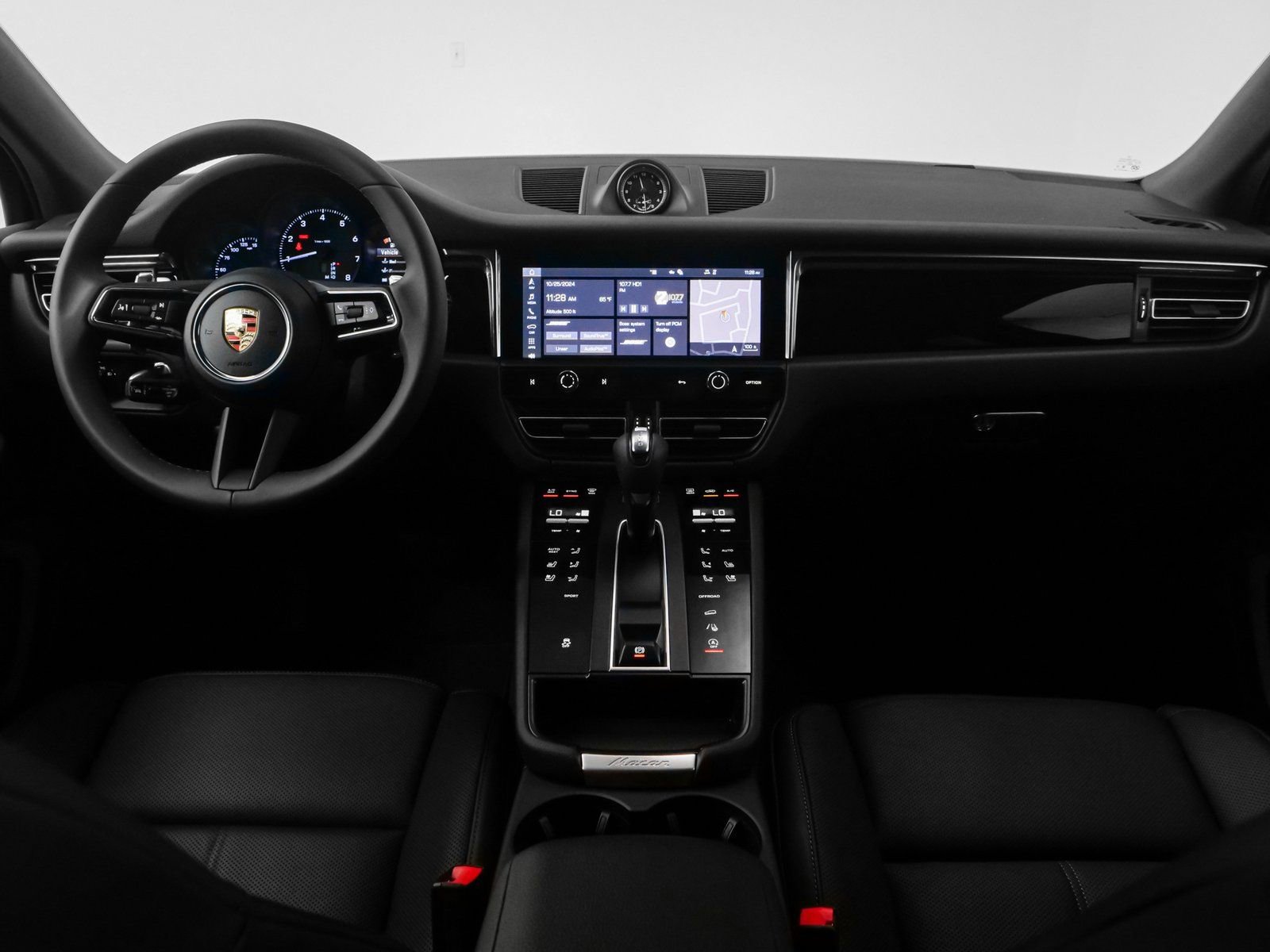 Certified 2025 Porsche Macan AWD/4WD image 28