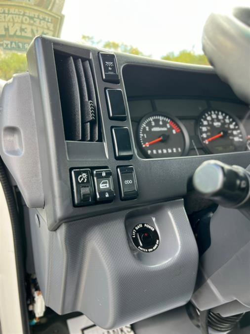 Used 2019 Isuzu NPR image 11