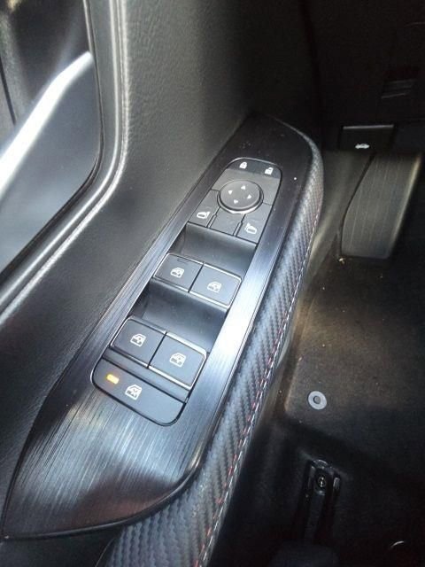 New 2025 Nissan Kicks SR FWD image 24
