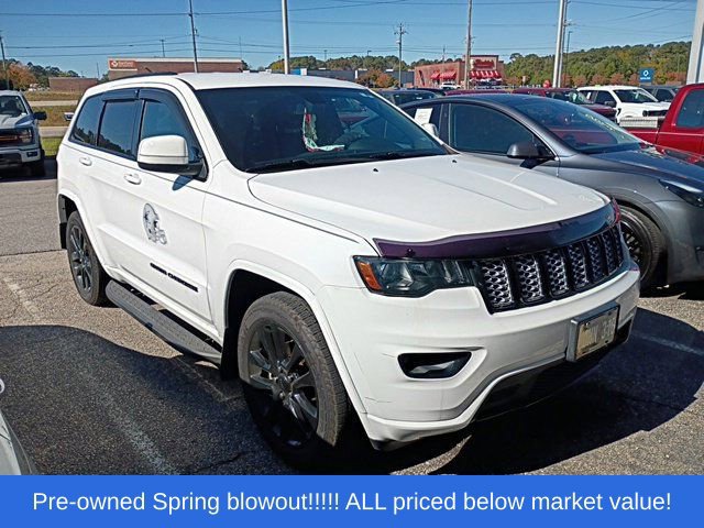Used 2019 Jeep Grand Cherokee Altitude AWD/4WD image 3