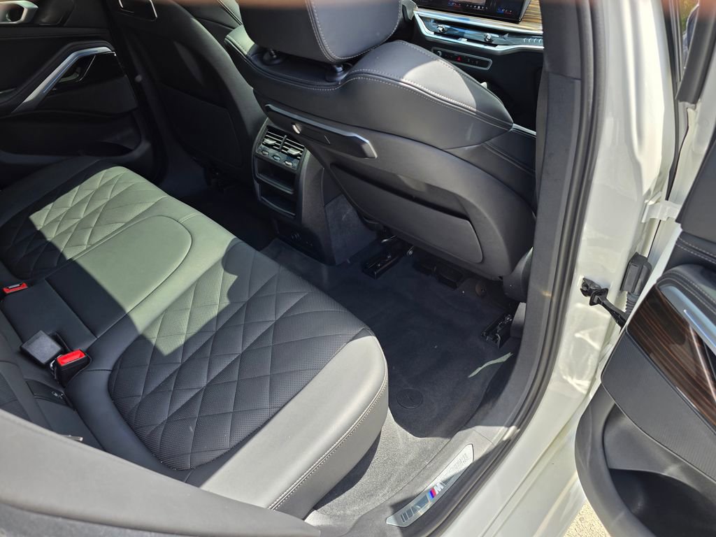 Used 2025 BMW X6 xDrive40i AWD/4WD image 31