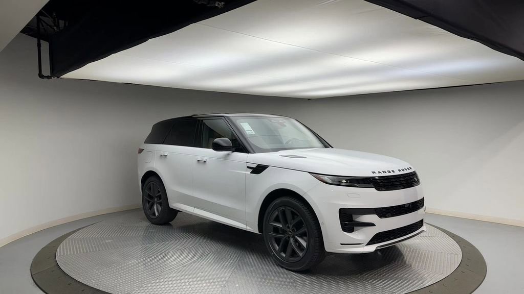 Used 2024 Land Rover Range Rover Sport Dynamic SE AWD/4WD image 2